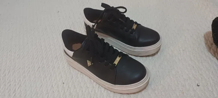 tenis preto Vizzano  34/35..sola dupla