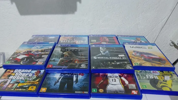 Sony PlayStation PS4 Slim com 12 jogos