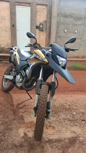 Xre 300 Dourada