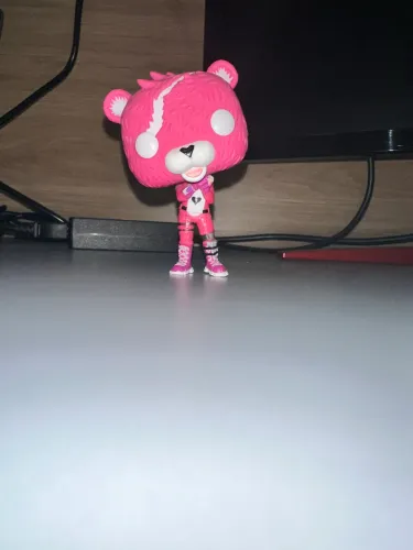 FUNKO POP FORTNITE URSA ROSA