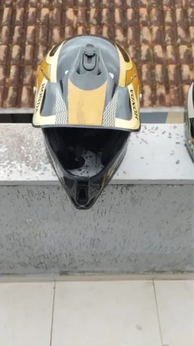 Vendo capacete fechado