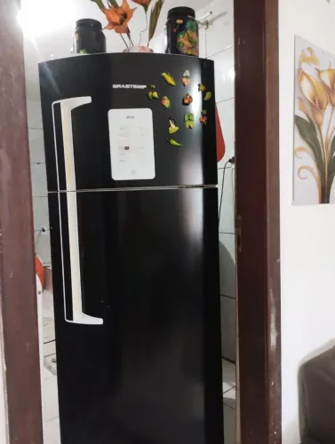 Vende-se uma geladeira Brastemp em ótimo estado de conservação