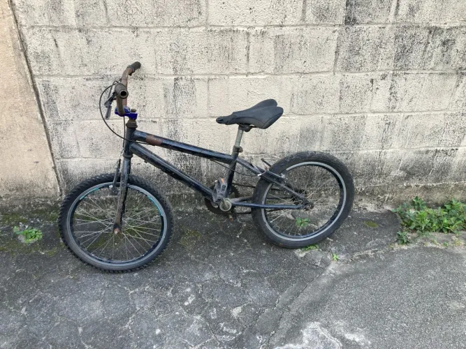 Bicicleta aro 20 - 120,00 R$