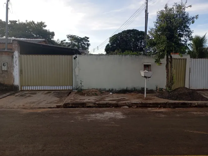 Vendo casa em alto taquari . Bem localizada 