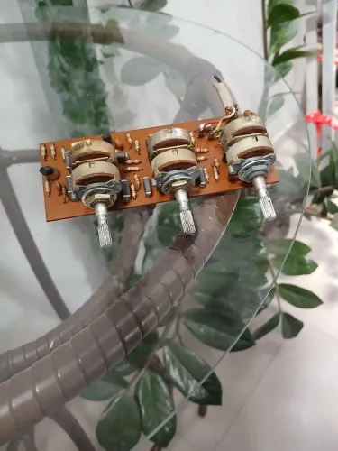 Receiver Polyvox Pr 1800 ( Placa de potenciômetros)