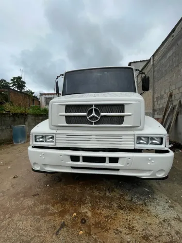 Caminhão Mercedes
