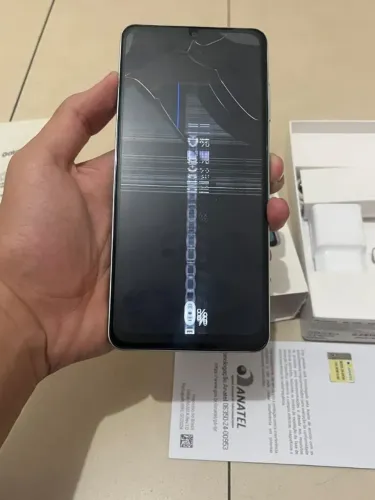 Samsung Galaxy A06 com defeito
