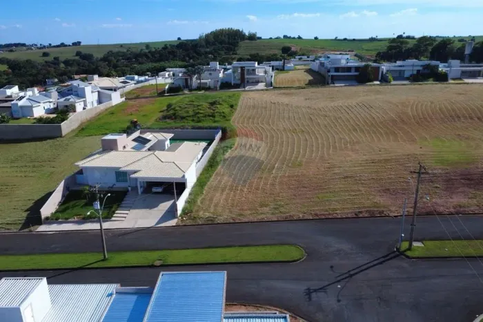 Lote de 1.000 m2 no Condomínio São Jorge, alto padrão, em Itapira-SP!! Preço abaixo de Mer
