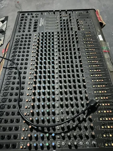 Mesa de som 24.4