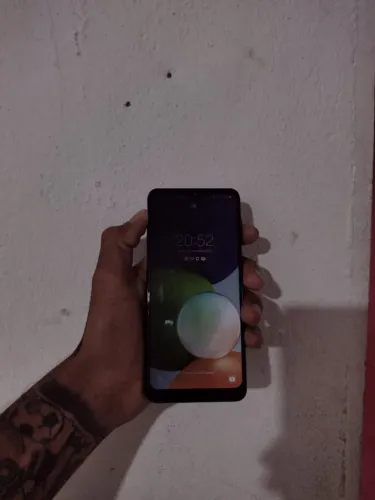 Celular simi novo a22 128 GB 4 de RAM