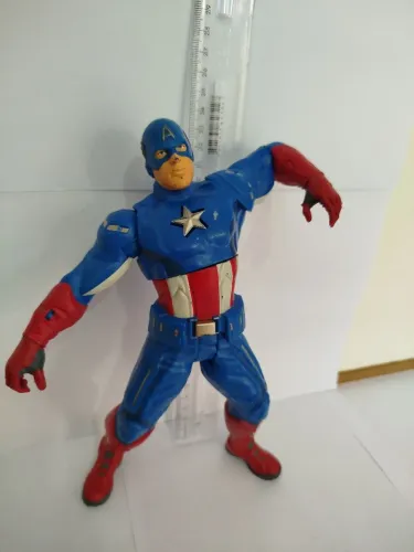 Boneco do Capitão América original com som.