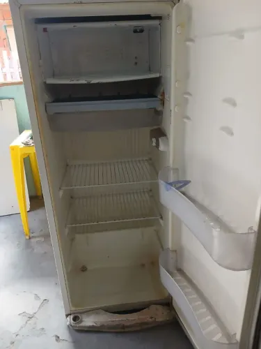 Vendo geladeira em perfeito estado