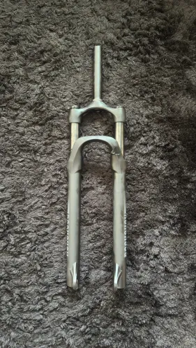 Suspensão RockShox Judy Silver TK - Pouquíssimo usada. Revisada.