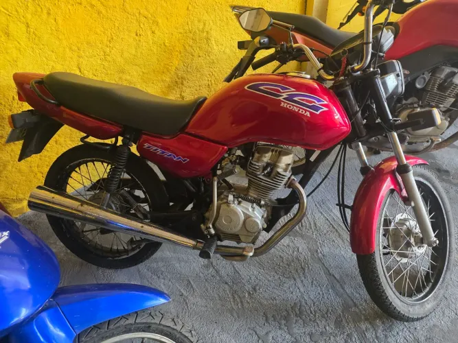 Honda titan no cartão 18 vezes