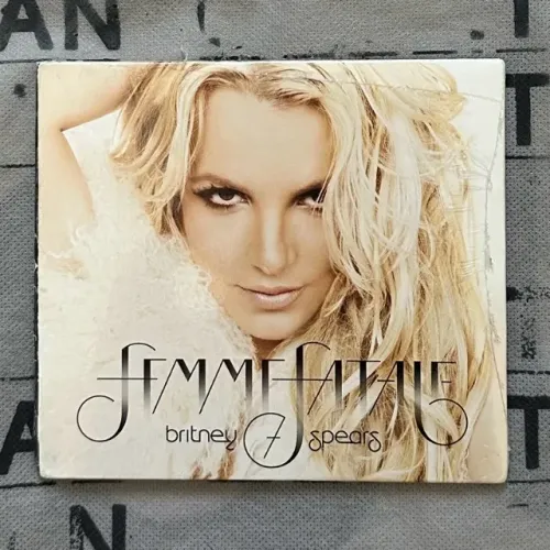 CD Britney Spears - Femme Fatale Lacrado Importado