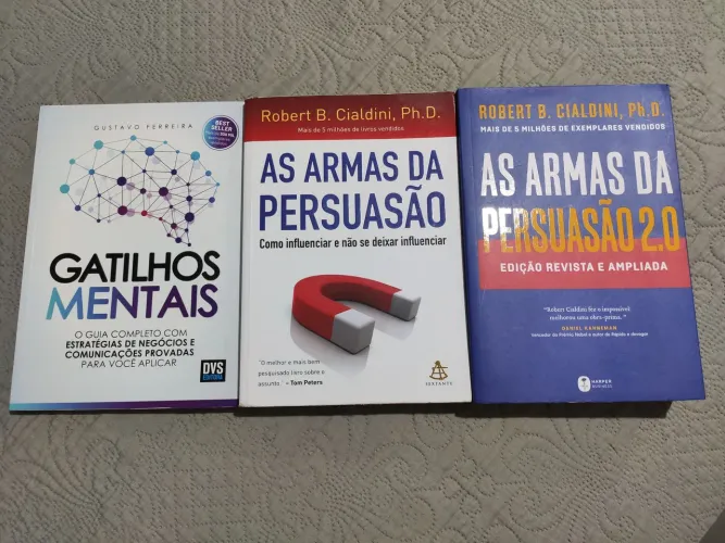 Livro As Armas da Persuasão 1 & 2 + Gatilhos Mentais