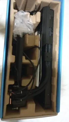 Water cooler lian li hidroshift AIO 