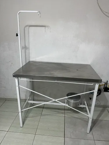 Mesa de atendimento em inox