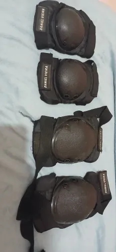 Conjunto joelheira e cotoveleira pretas