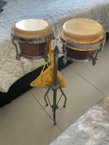 Vendo Bongô para percussão 