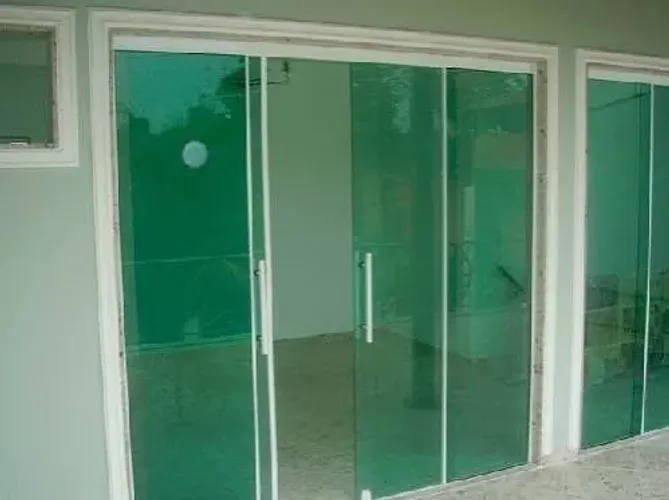 VIDROS - 2710 X 2700 - PARA PORTA DE CORRER 4 FOLHAS VIDRO VERDE TEMPERADO 8MM
