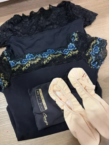 Sapatinho meia- ponta + 2 collants Capezio
