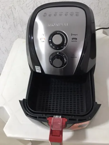 AIR FRYER E-FRY MONDIAL 4L PRETA - MOSTRUÁRIO DE LOJA