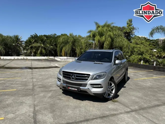 Mercedes-Benz ML-350 Sport CGI 3.5 V6 306cv 4X4 Aut. 2013