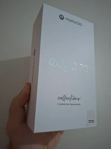 Motorola Edge 70 5G Crystals by Swarovski 512/24GB Cloud Dancer Lacrado + NF + Garantia