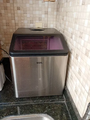 Vendo Máquina de Gelo Marca EOS!!