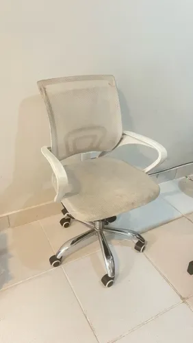 Cadeira de escritório giratória com rodinhas