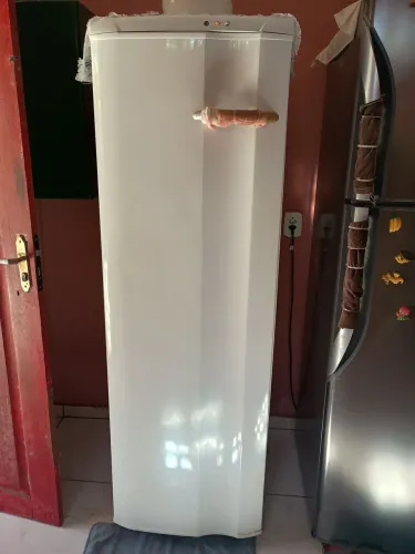 Freezer vertical sime novo faço entrega