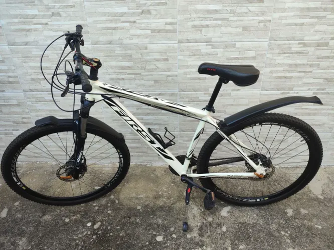 Bicicleta First Aro 29 - Mountain Bike Impecável + Acessórios