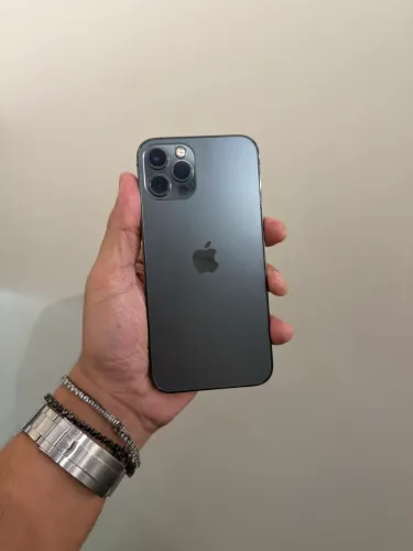 IPHONE 12 PRO 256GB COM TELA NOVA, 3 MESES DE GARANTIA DA NOSSA LOJA QUE FICA NO RIOMAR.