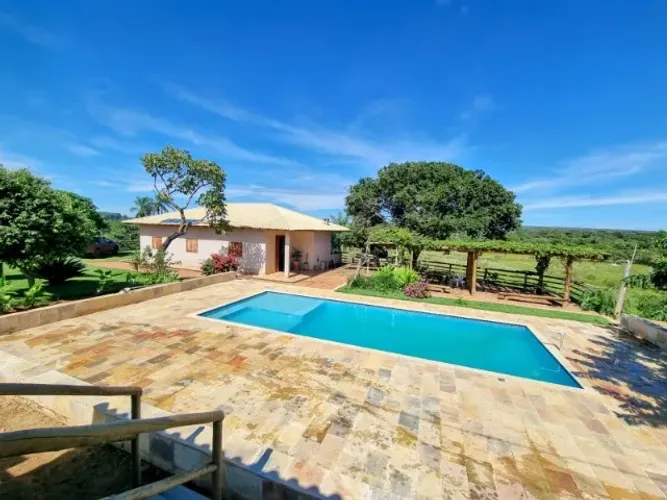 Chácara em meio a natureza 48.840 m², rio e piscina. 