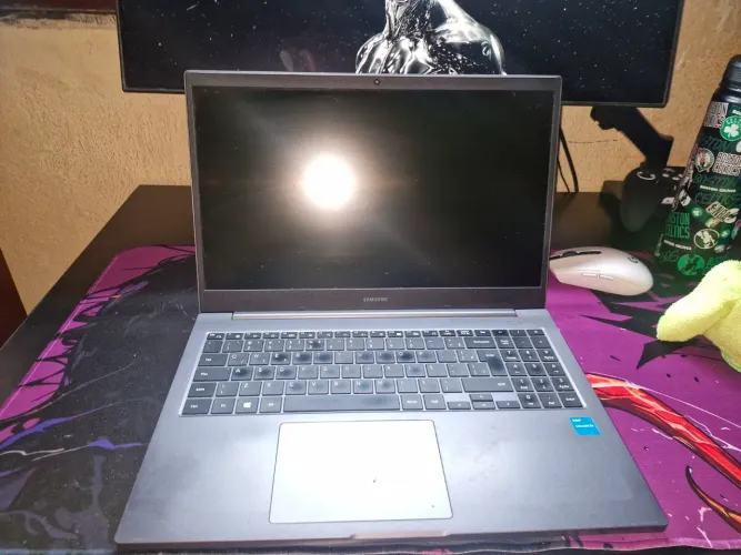 Notebook Samsung Book NP550XDA-KO1BR | SSD Kingston 240GB | Windows 10 + Office Ativado
