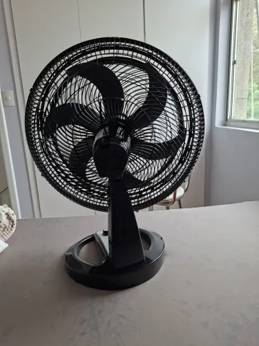 Ventilador de mesa Britânia 127 V 60 cm