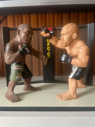 Bonecos UFC Round 5 Rampage Jackson e Wanderlei Silva
