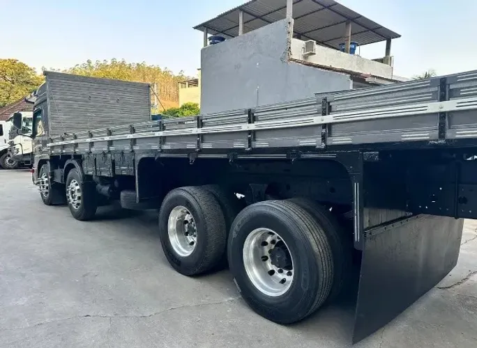 Atego 2430 Carroceria 2017. 