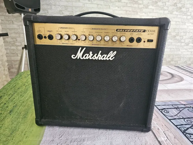 Amplificador Marshall Valvestate VS30