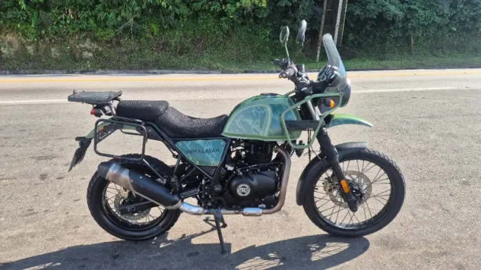Royal Enfield Himalayan 411 2022 com GPS Tripper Dash no painel e acessórios