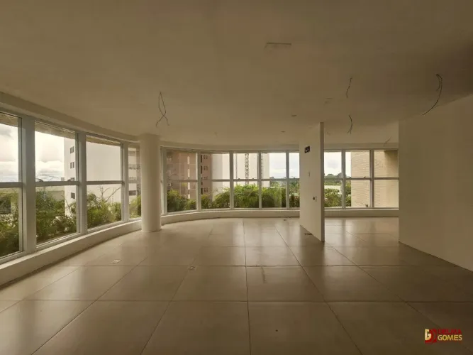 Sala Comercial Moderna com Vista para o Mar