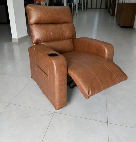 Poltrona de courino nova