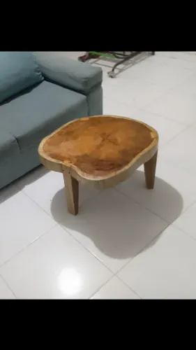 Mesa de centro Rústica ( madeira maciça)
