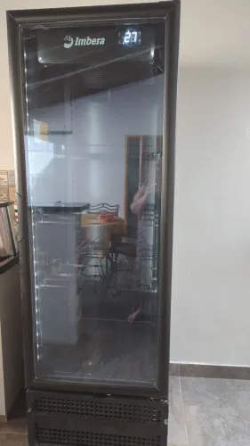 Cervejeira expositora