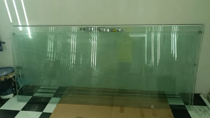 Vende-se porta de vidro