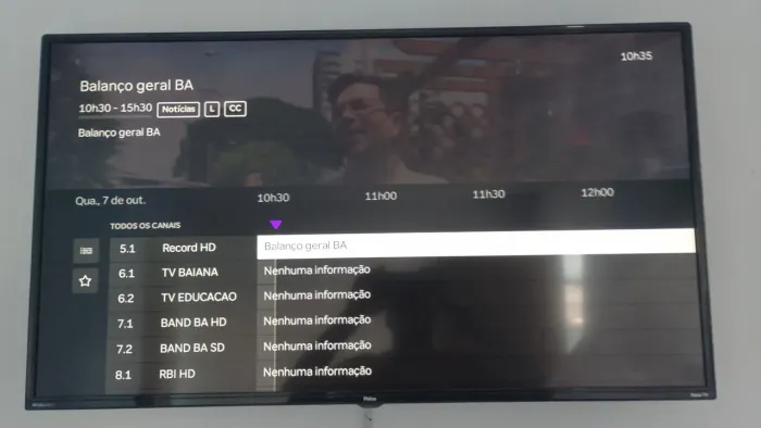 vendo tv Philco Roku de 42 polegada contato *08