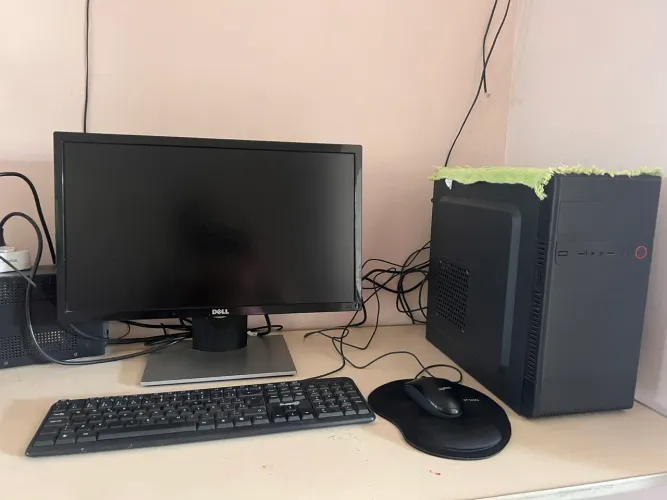 Computador de mesa completo