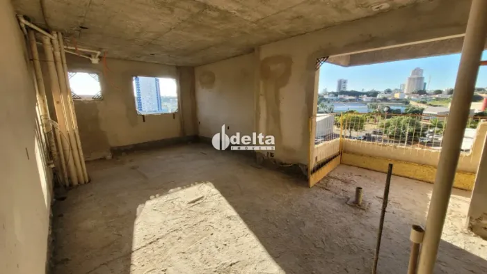 Studio com 1 quarto disponível para venda no bairro Santa Mônica em Uberlândia-MG