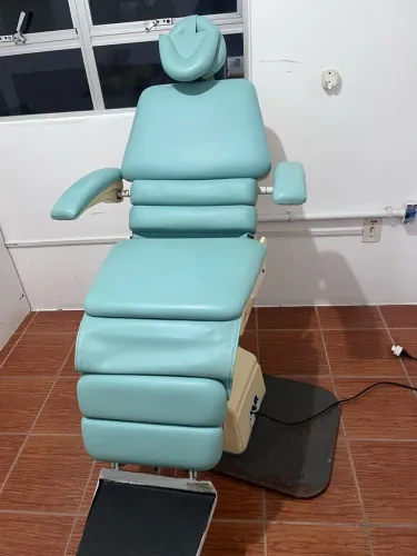 Cadeira Clínica Motorizada Panamed - Excelente Estado (Oftalmo/Otorrino/Estética)